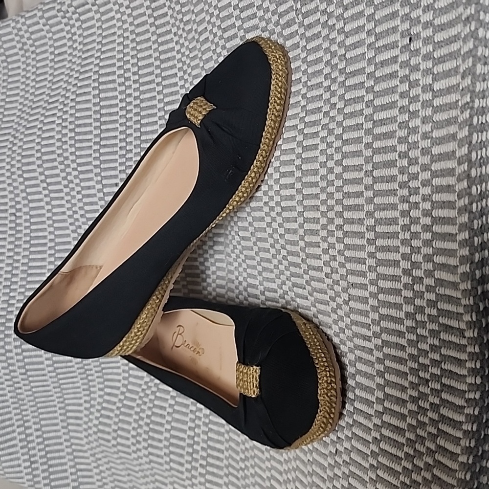 Beacon Women's size 9